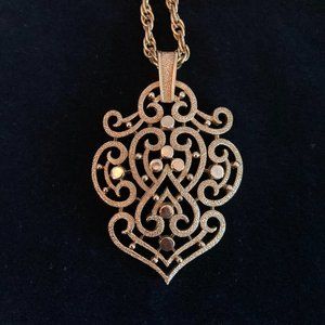 Vintage Trifari Pendant Necklace